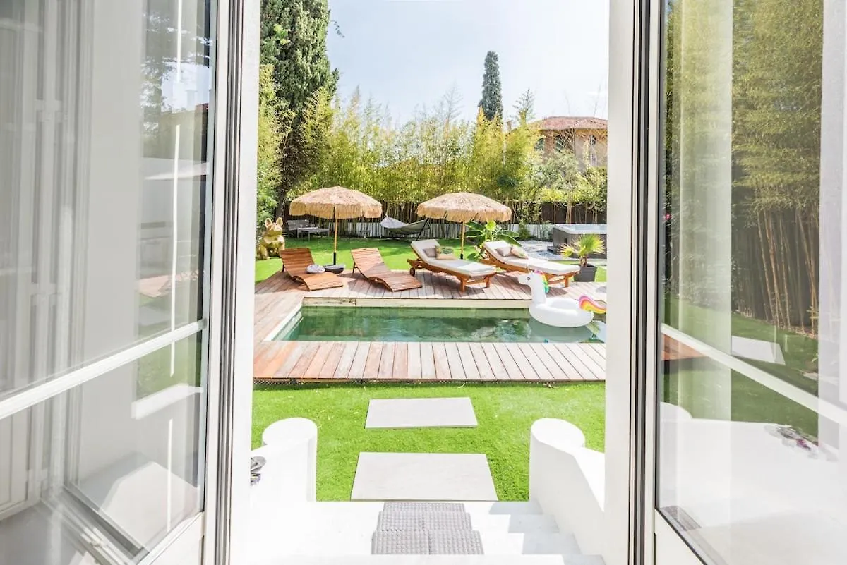 220M2 - Pool Villa, 4 Bedrooms, Hot Tub Cannes