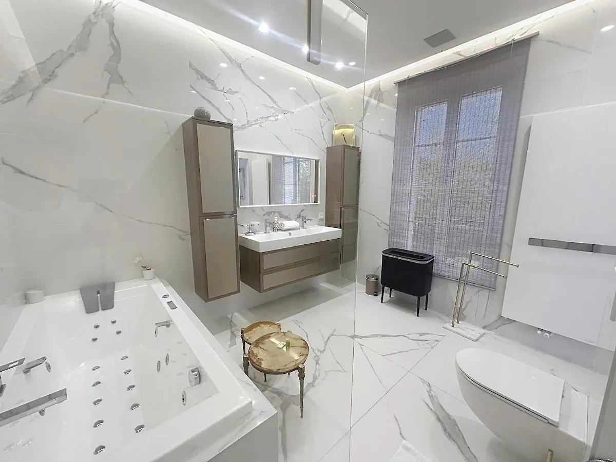 220M2 - Pool Villa, 4 Bedrooms, Hot Tub Cannes 0*,  France